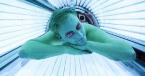 Mesmo proibidas, câmaras de bronzeamento artificial seguem oferecendo riscos à saúde no Brasil