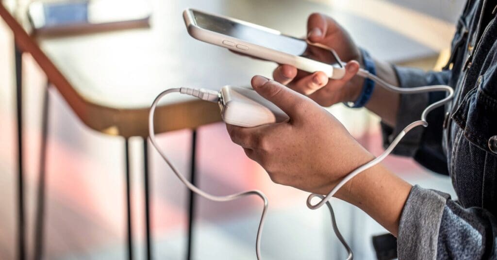 Queimaduras por explosões de celular podem alcançar camadas profundas da pele