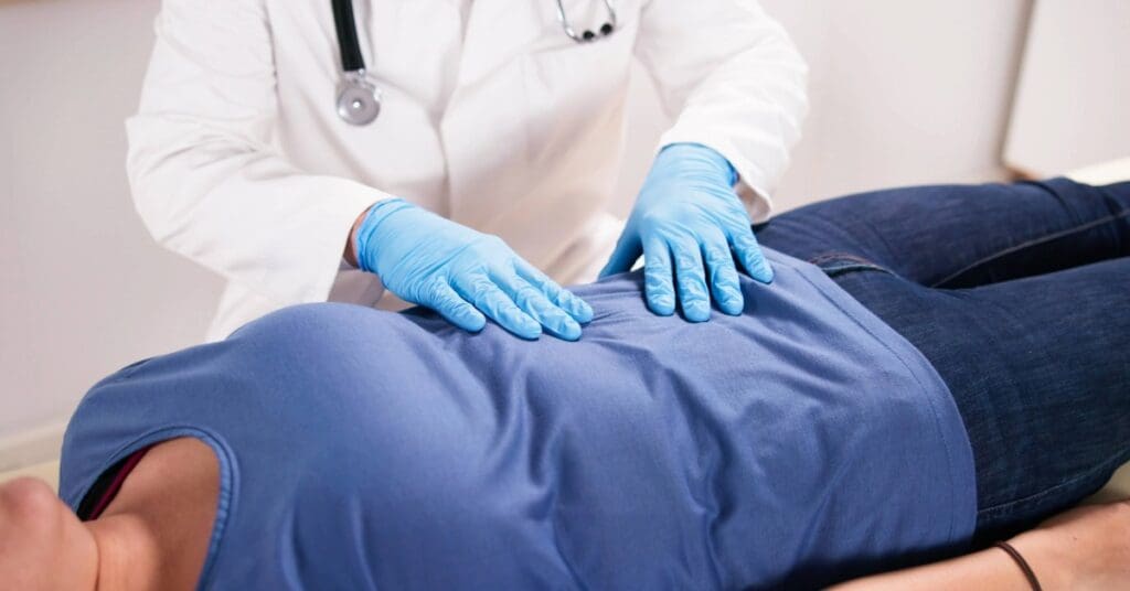 Incontinência urinária de esforço: o que causa o escape de urina ao tossir e como tratar